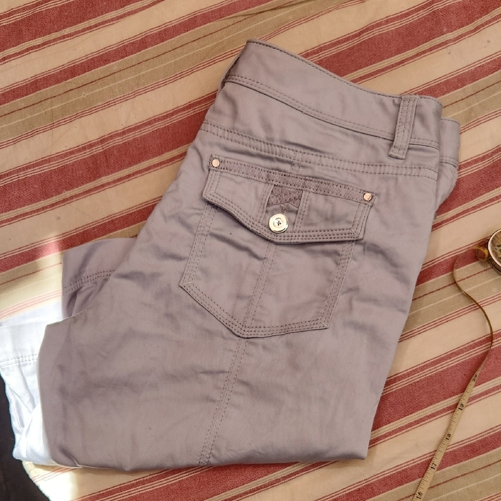 White House Black Market Light Gray Bermuda Shorts - Picture 4 of 12